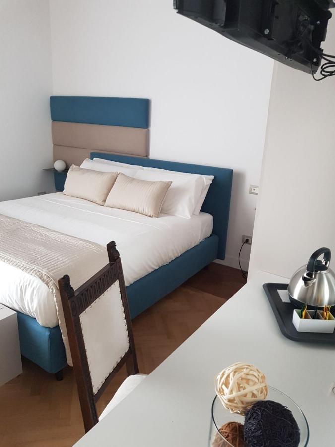 Affittacamere Savoy Riviera 2*